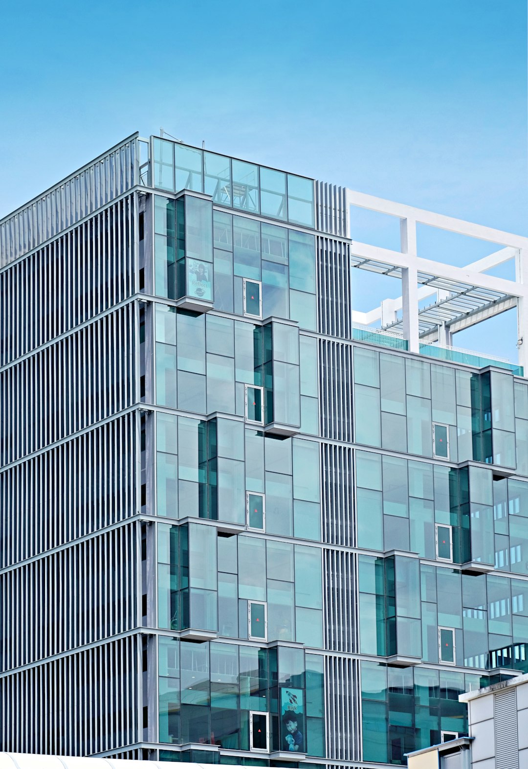 Contact Aero Vortex Fluxion Studio